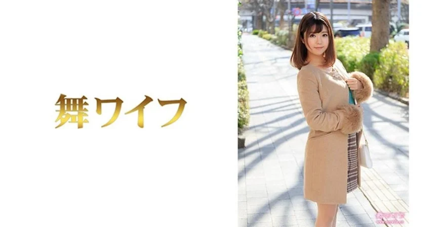 MOON-004 見つめられると恥ずかしいのでバックでハメてくれませんか？